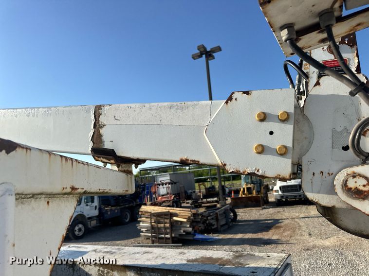 image for item DV4015 2004 Ford F450 Super Duty XL bucket truck