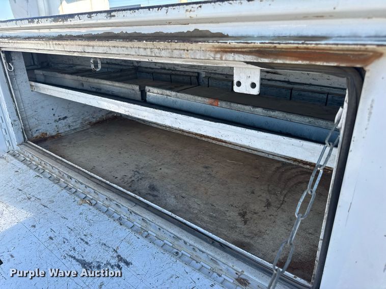 image for item DV4015 2004 Ford F450 Super Duty XL bucket truck