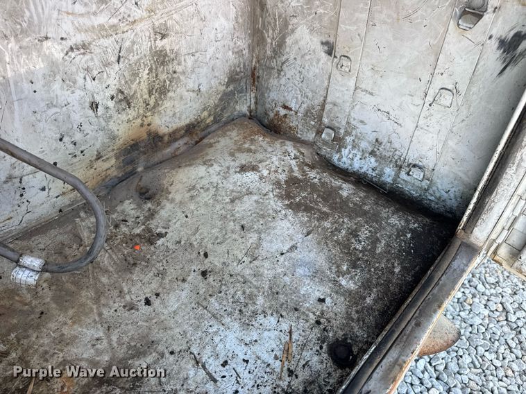 image for item DV4015 2004 Ford F450 Super Duty XL bucket truck