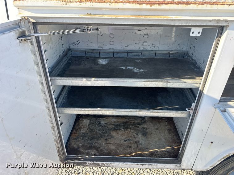 image for item DV4015 2004 Ford F450 Super Duty XL bucket truck