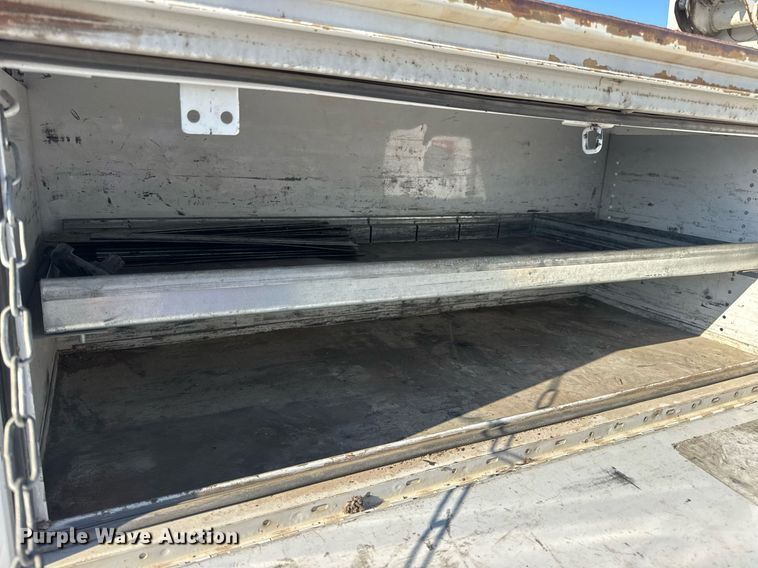 image for item DV4015 2004 Ford F450 Super Duty XL bucket truck