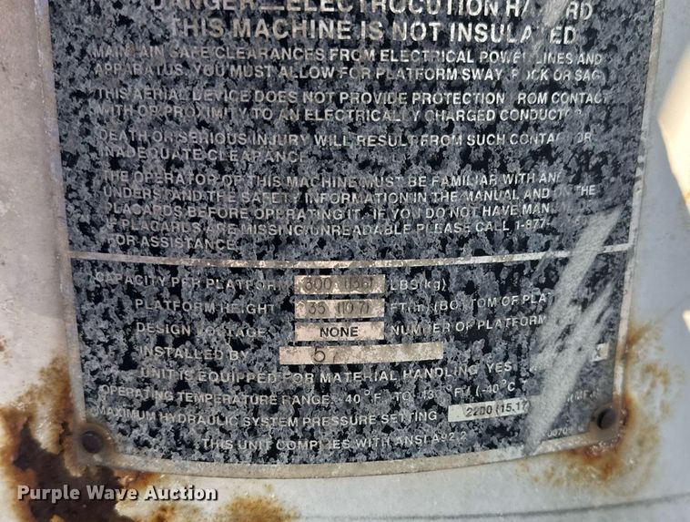 image for item DV4015 2004 Ford F450 Super Duty XL bucket truck