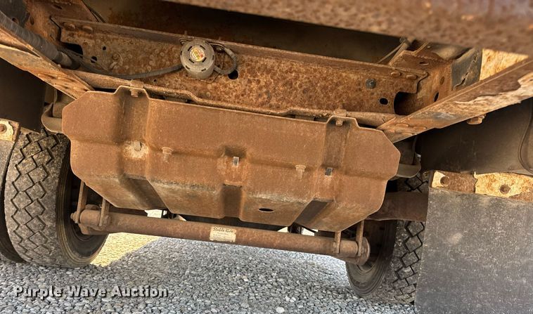 image for item DV4015 2004 Ford F450 Super Duty XL bucket truck