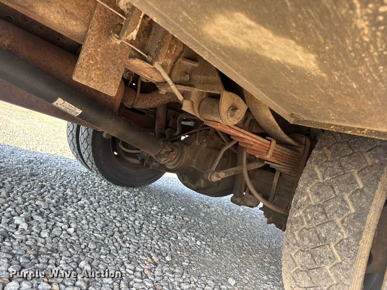 image for item DV4015 2004 Ford F450 Super Duty XL bucket truck