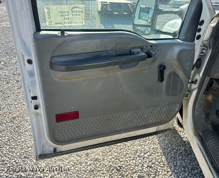 image for item DV4015 2004 Ford F450 Super Duty XL bucket truck