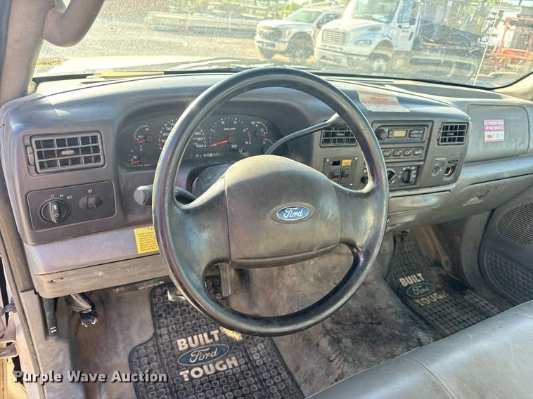 image for item DV4015 2004 Ford F450 Super Duty XL bucket truck