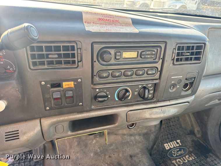 image for item DV4015 2004 Ford F450 Super Duty XL bucket truck