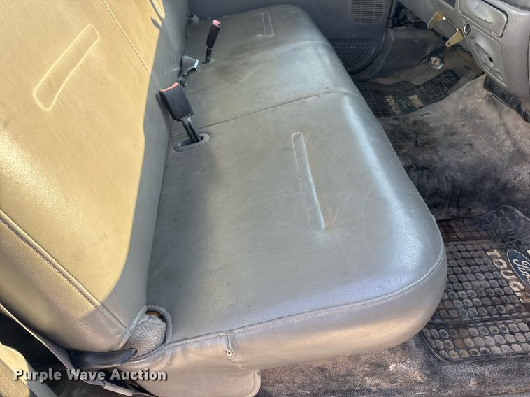 image for item DV4015 2004 Ford F450 Super Duty XL bucket truck