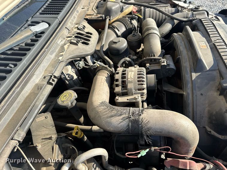 image for item DV4015 2004 Ford F450 Super Duty XL bucket truck