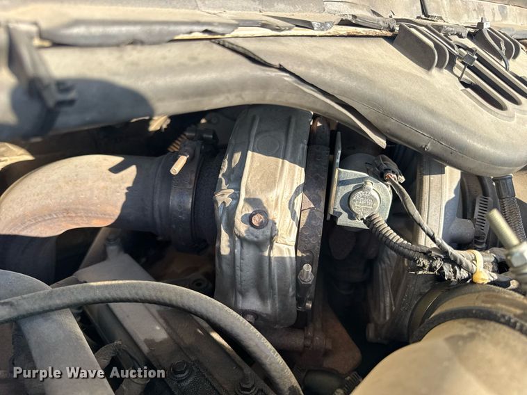 image for item DV4015 2004 Ford F450 Super Duty XL bucket truck