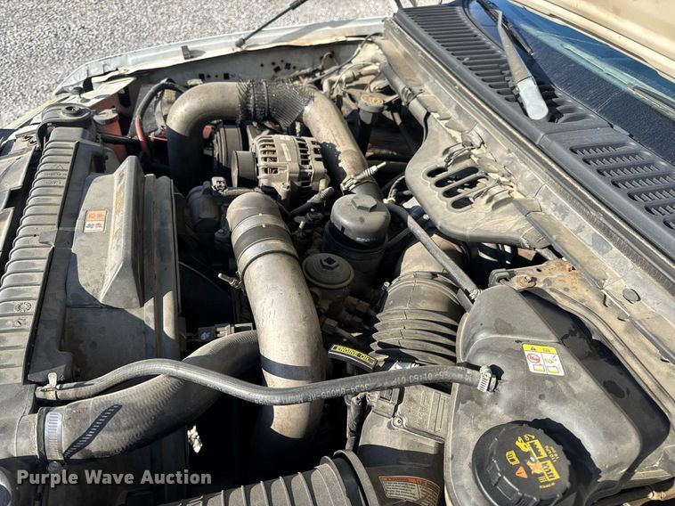 image for item DV4015 2004 Ford F450 Super Duty XL bucket truck