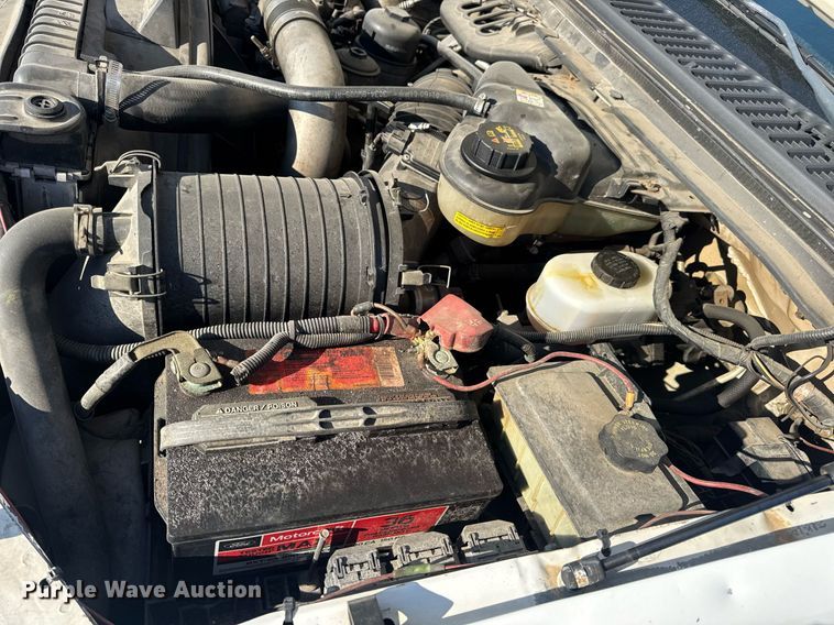 image for item DV4015 2004 Ford F450 Super Duty XL bucket truck