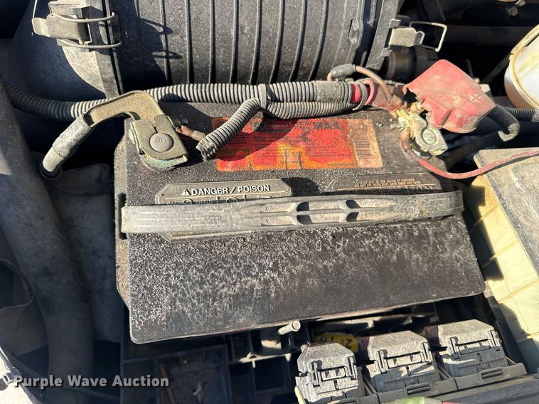 image for item DV4015 2004 Ford F450 Super Duty XL bucket truck