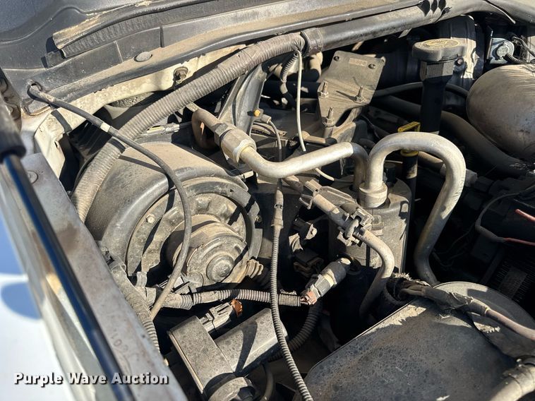 image for item DV4015 2004 Ford F450 Super Duty XL bucket truck