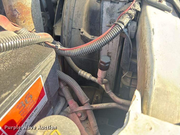 image for item DV4015 2004 Ford F450 Super Duty XL bucket truck