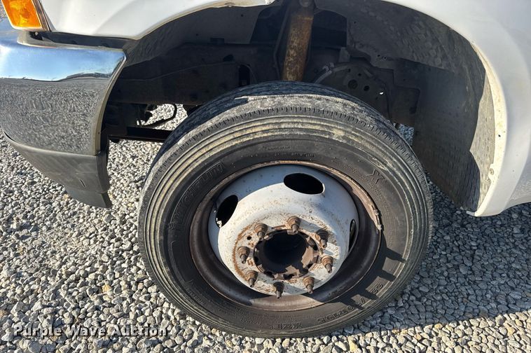 image for item DV4015 2004 Ford F450 Super Duty XL bucket truck