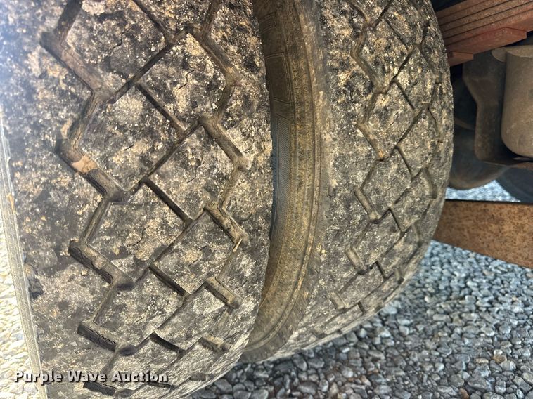 image for item DV4015 2004 Ford F450 Super Duty XL bucket truck