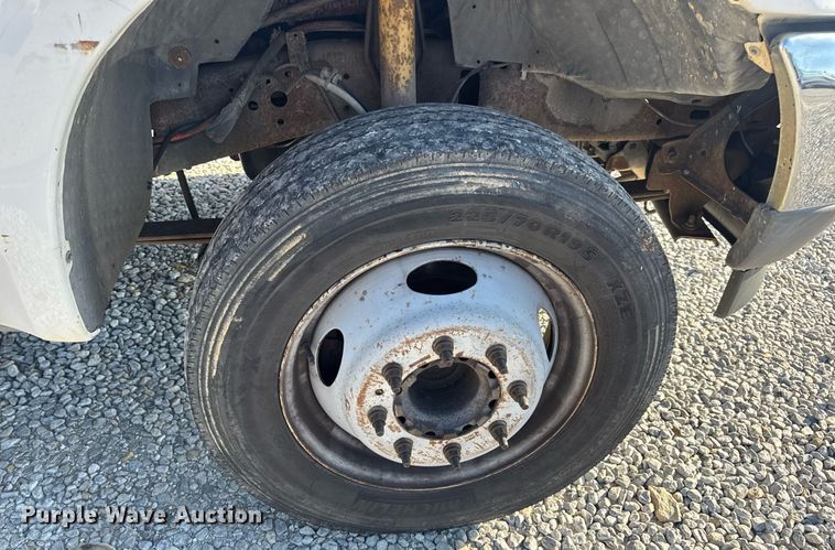 image for item DV4015 2004 Ford F450 Super Duty XL bucket truck