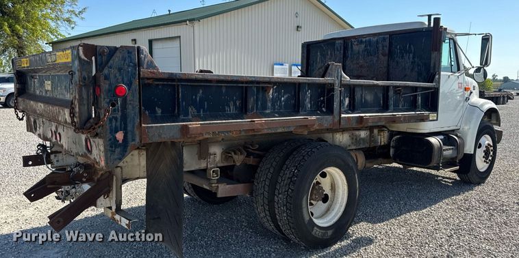 image for item DV4017 1999 International 4900 flatbed truck