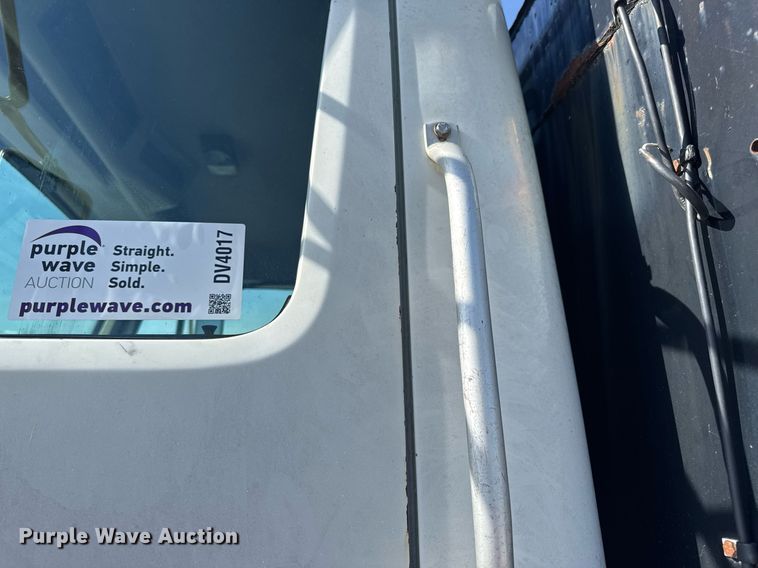 image for item DV4017 1999 International 4900 flatbed truck