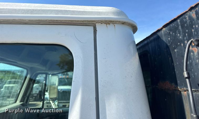 image for item DV4017 1999 International 4900 flatbed truck