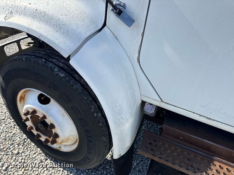 image for item DV4017 1999 International 4900 flatbed truck