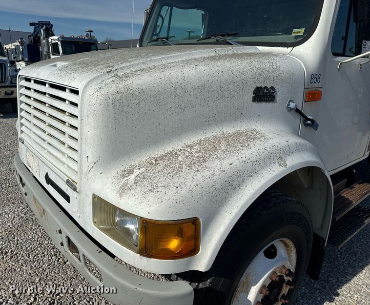 image for item DV4017 1999 International 4900 flatbed truck