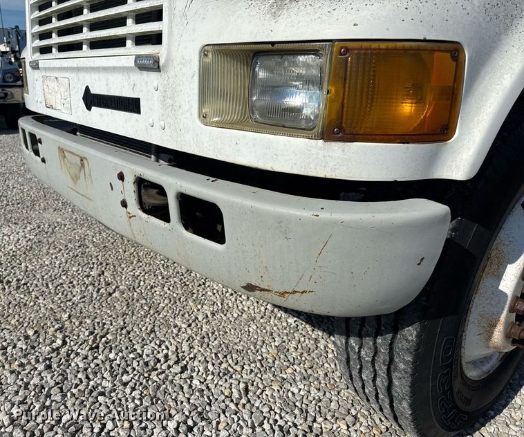 image for item DV4017 1999 International 4900 flatbed truck