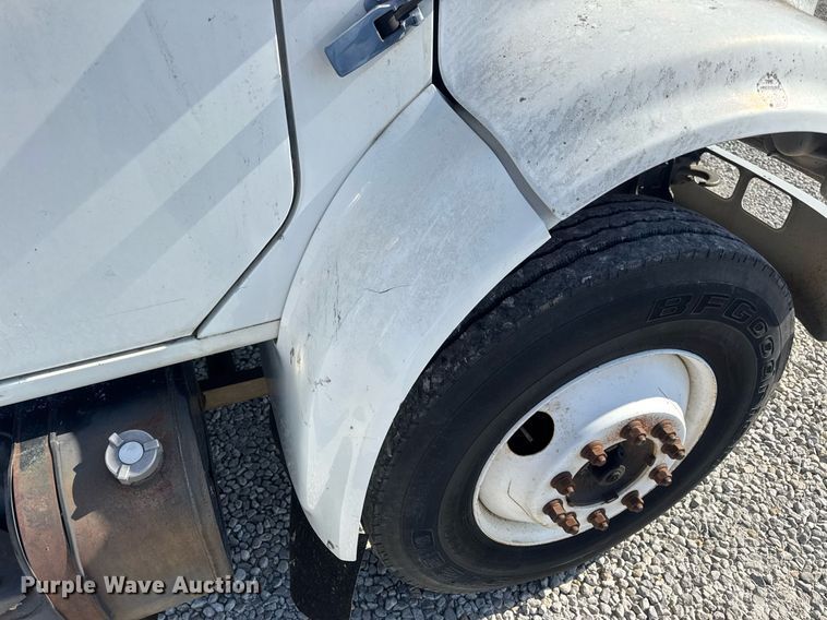 image for item DV4017 1999 International 4900 flatbed truck