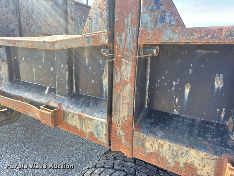 image for item DV4017 1999 International 4900 flatbed truck