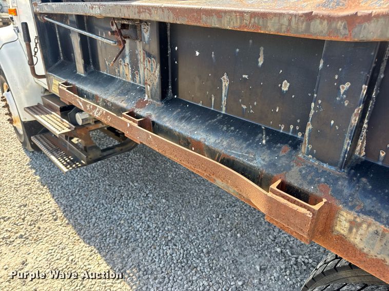 image for item DV4017 1999 International 4900 flatbed truck