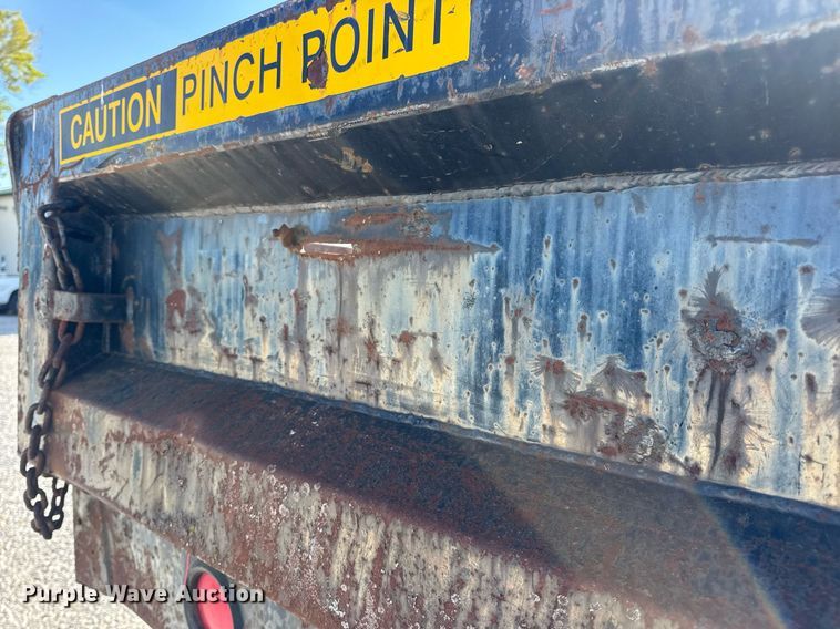 image for item DV4017 1999 International 4900 flatbed truck