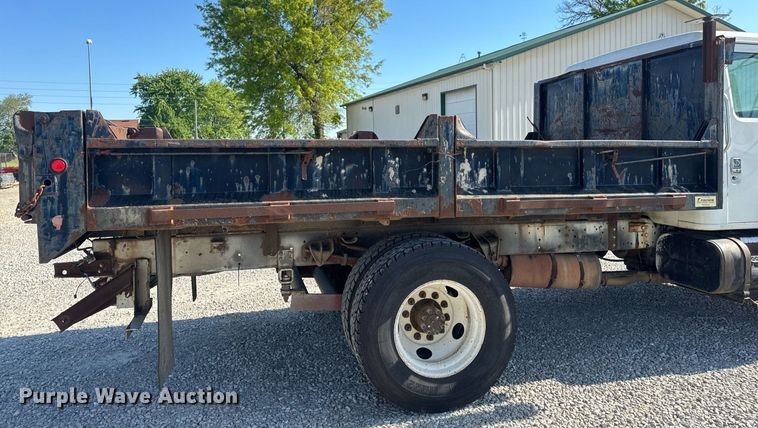 image for item DV4017 1999 International 4900 flatbed truck