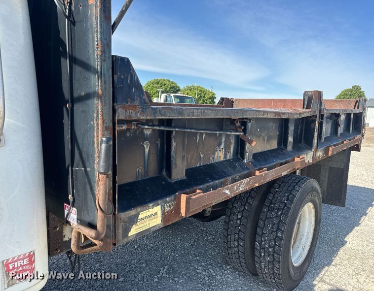 image for item DV4017 1999 International 4900 flatbed truck