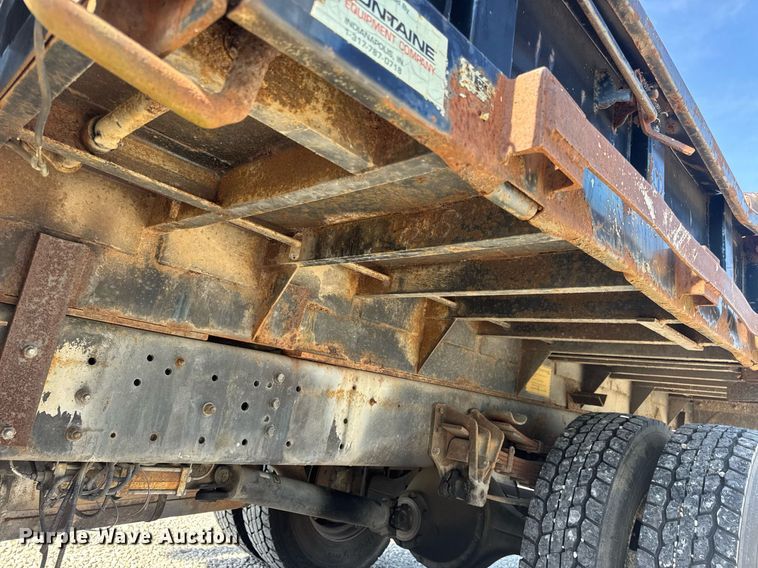 image for item DV4017 1999 International 4900 flatbed truck