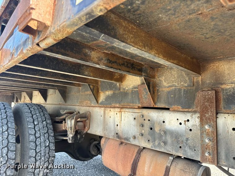 image for item DV4017 1999 International 4900 flatbed truck