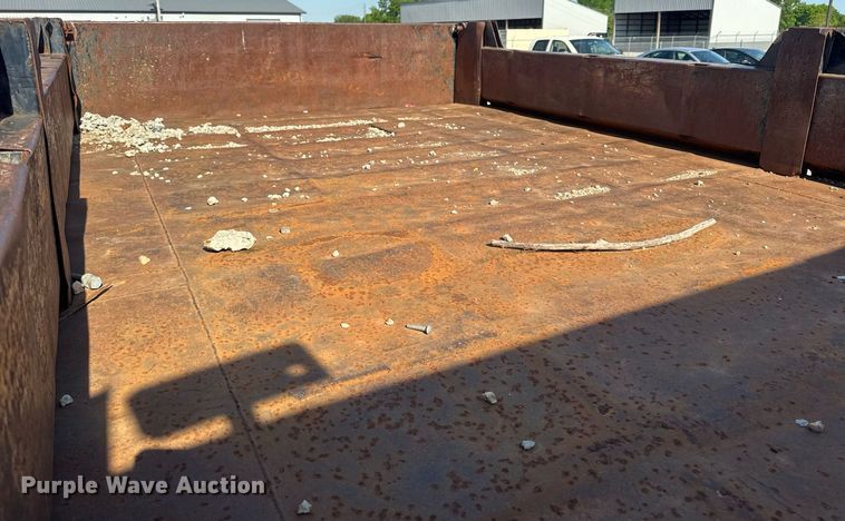 image for item DV4017 1999 International 4900 flatbed truck