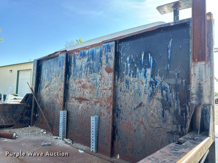 image for item DV4017 1999 International 4900 flatbed truck