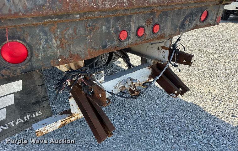 image for item DV4017 1999 International 4900 flatbed truck