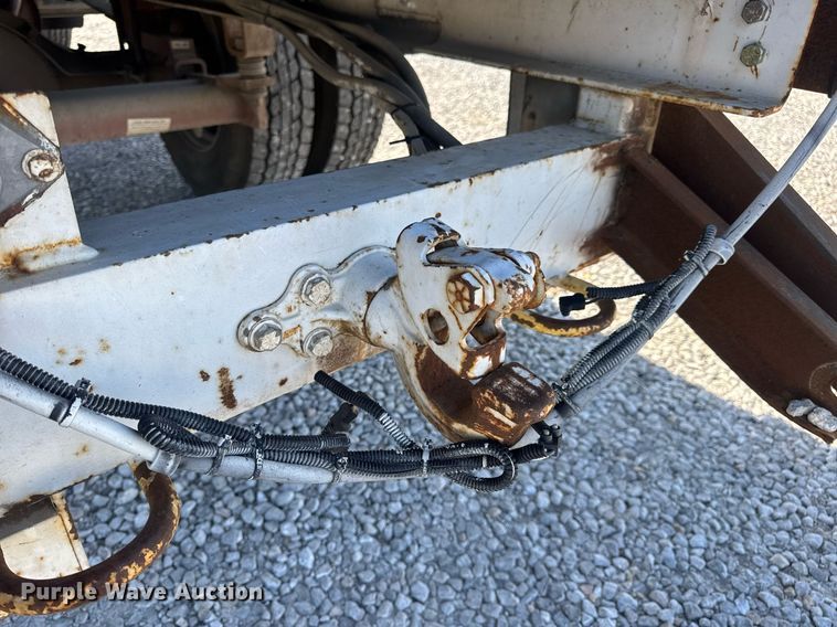 image for item DV4017 1999 International 4900 flatbed truck