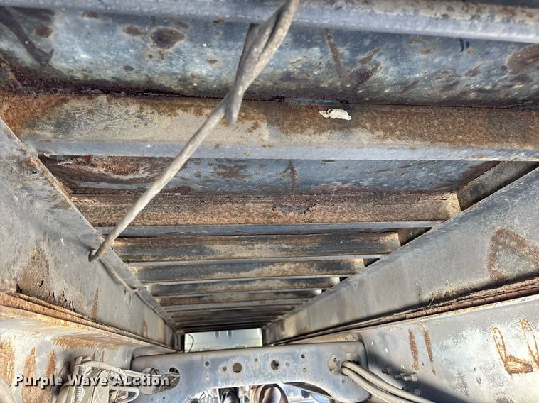 image for item DV4017 1999 International 4900 flatbed truck