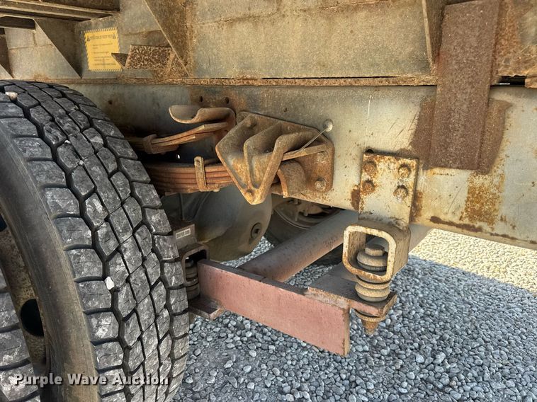 image for item DV4017 1999 International 4900 flatbed truck