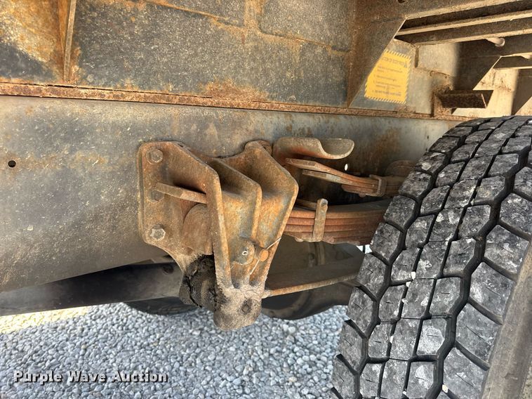 image for item DV4017 1999 International 4900 flatbed truck