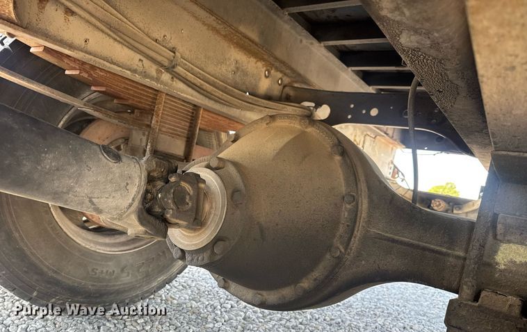 image for item DV4017 1999 International 4900 flatbed truck