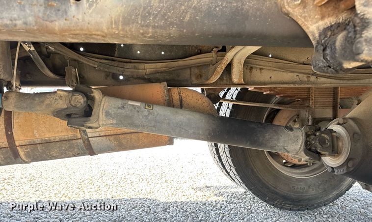 image for item DV4017 1999 International 4900 flatbed truck