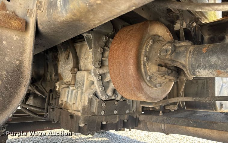 image for item DV4017 1999 International 4900 flatbed truck