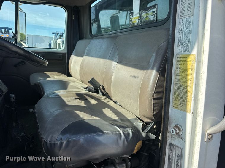 image for item DV4017 1999 International 4900 flatbed truck