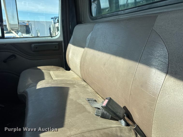 image for item DV4017 1999 International 4900 flatbed truck