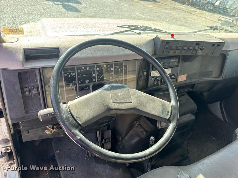 image for item DV4017 1999 International 4900 flatbed truck