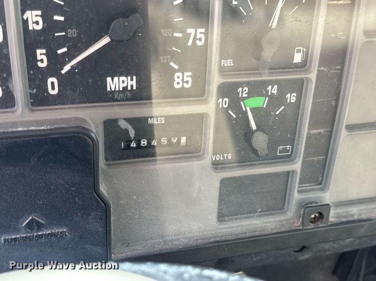 image for item DV4017 1999 International 4900 flatbed truck